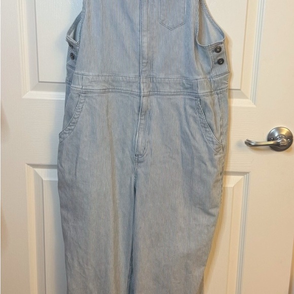 Duluth Trading Co Women's Rootstock Gardening Zip-Front Overalls - Picture 7 of 12
